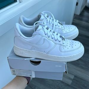 Nike Air Force 1 size 7 withe